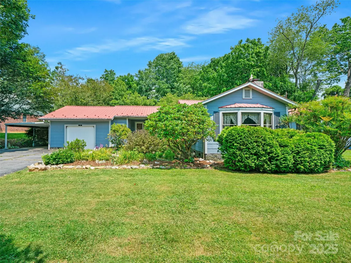 Burnsville, NC 28714,12 Robertson ST