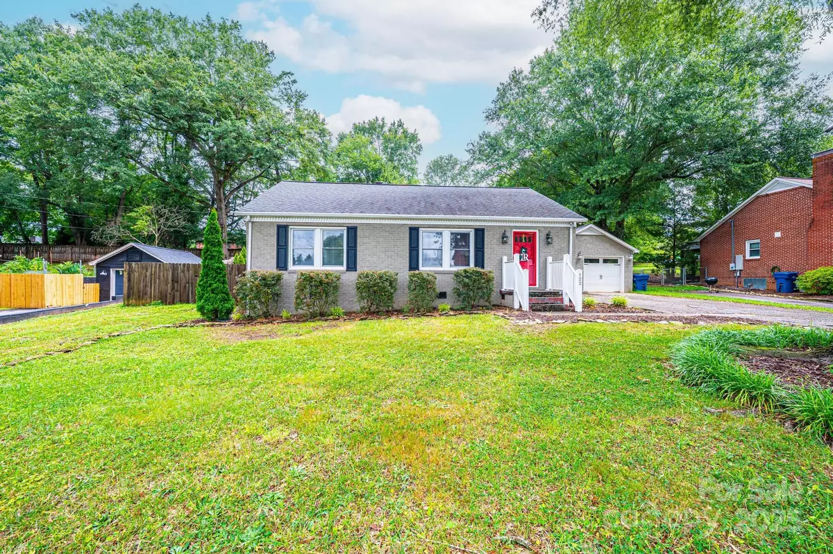 Hickory, NC 28601,122 15th AVE NW