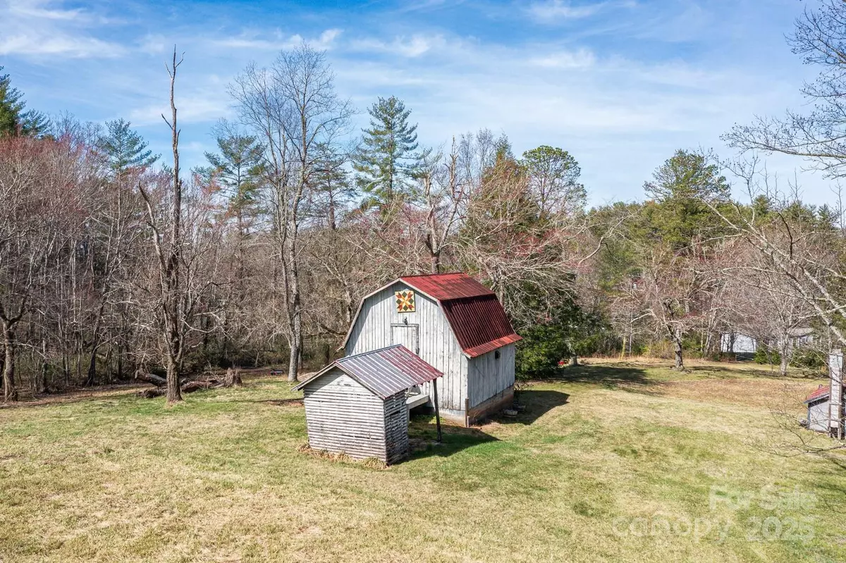 Fairview, NC 28730,14 Woods RD
