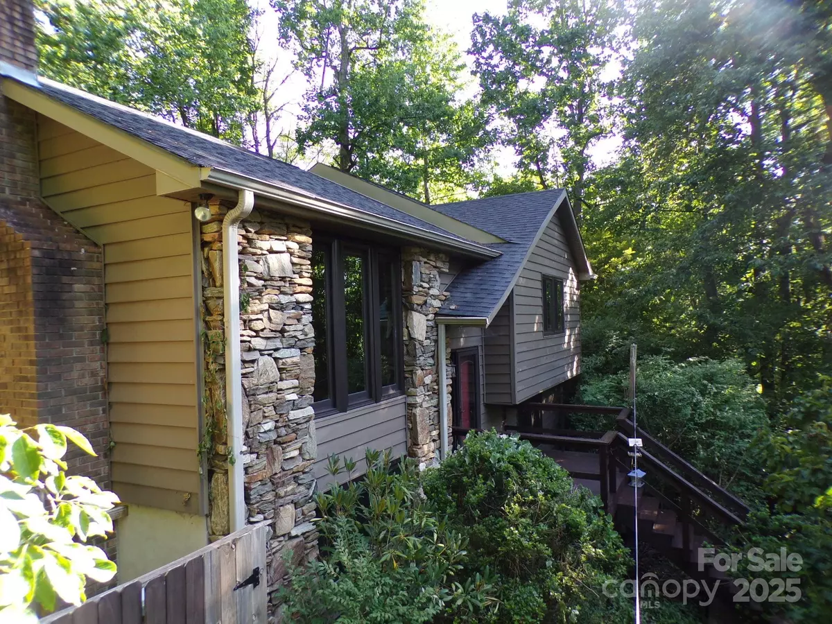 Laurel Park, NC 28739,140 Beechwood CIR