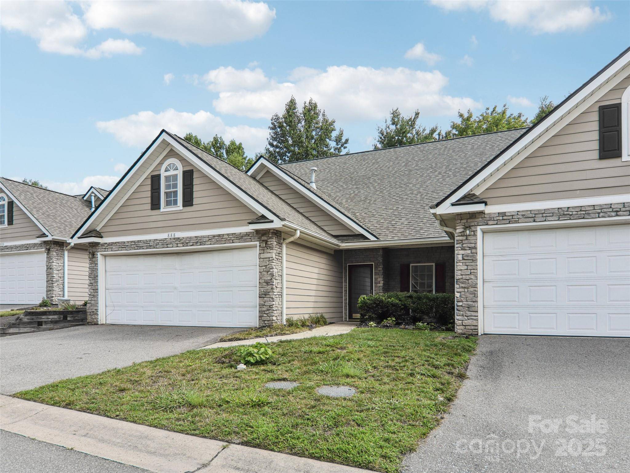 888 W Pointe DR, Asheville, NC 28806