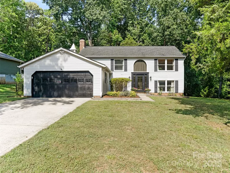 9324 Rainbow Forest DR, Charlotte, NC 28277