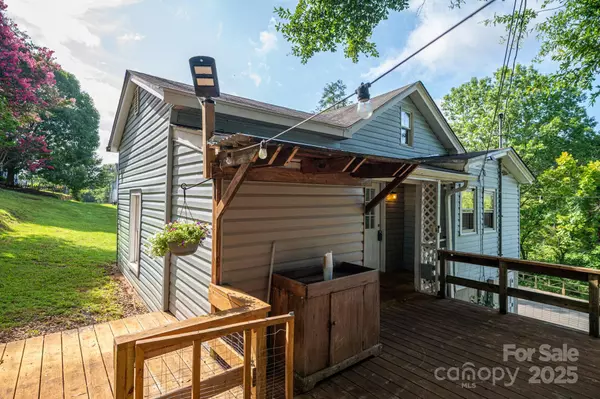 Cramerton, NC 28032,109 Riverside DR