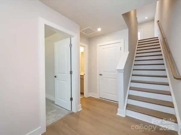 Charlotte, NC 28205,7008 Impulse CT