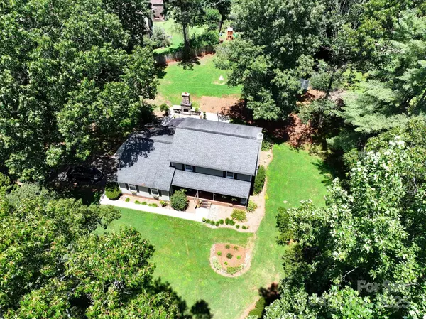 Newton, NC 28658,1496 Hardwood CIR