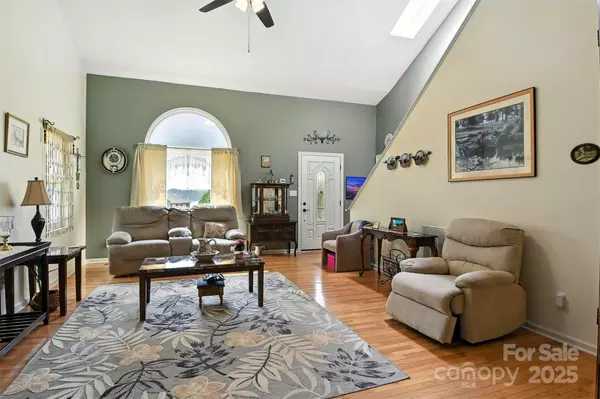 Taylorsville, NC 28681,157 Whittington Ridge DR