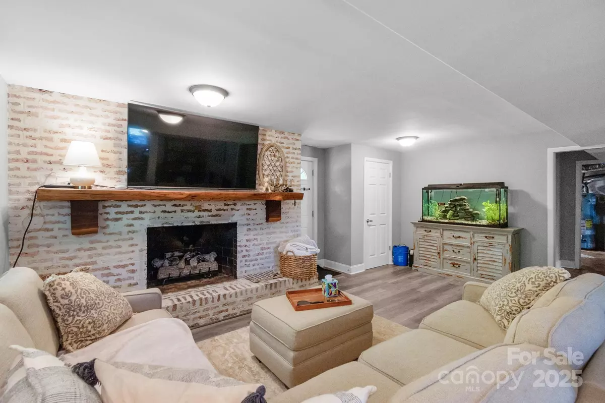 Mount Holly, NC 28120,1501 Old Hickory Grove RD