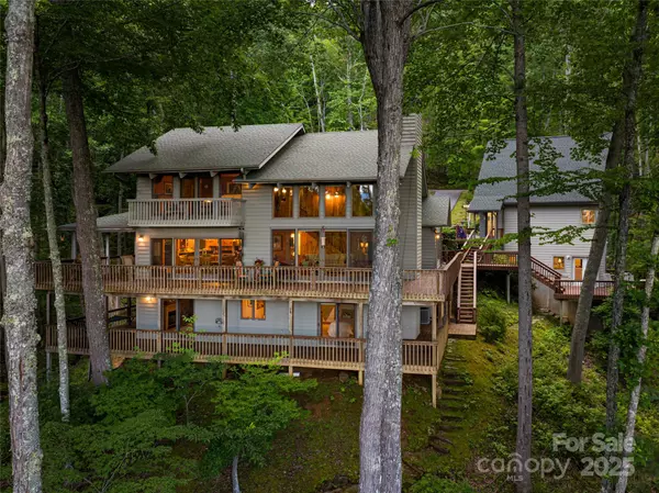 163 Tweetys Knoll, Burnsville, NC 28714