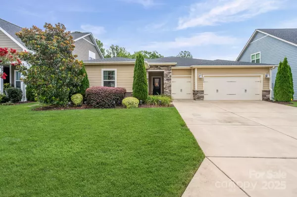 5042 Looking Glass TRL, Denver, NC 28037