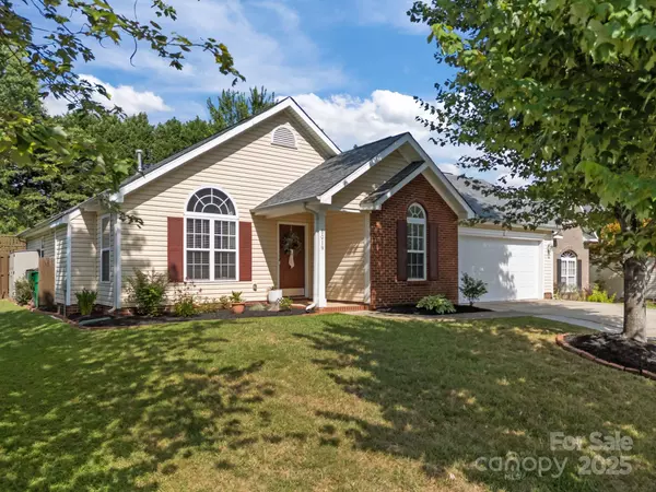 Charlotte, NC 28216,6019 Patricia Ryan DR