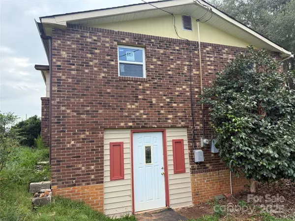 Shelby, NC 28152,607 Carlos ST