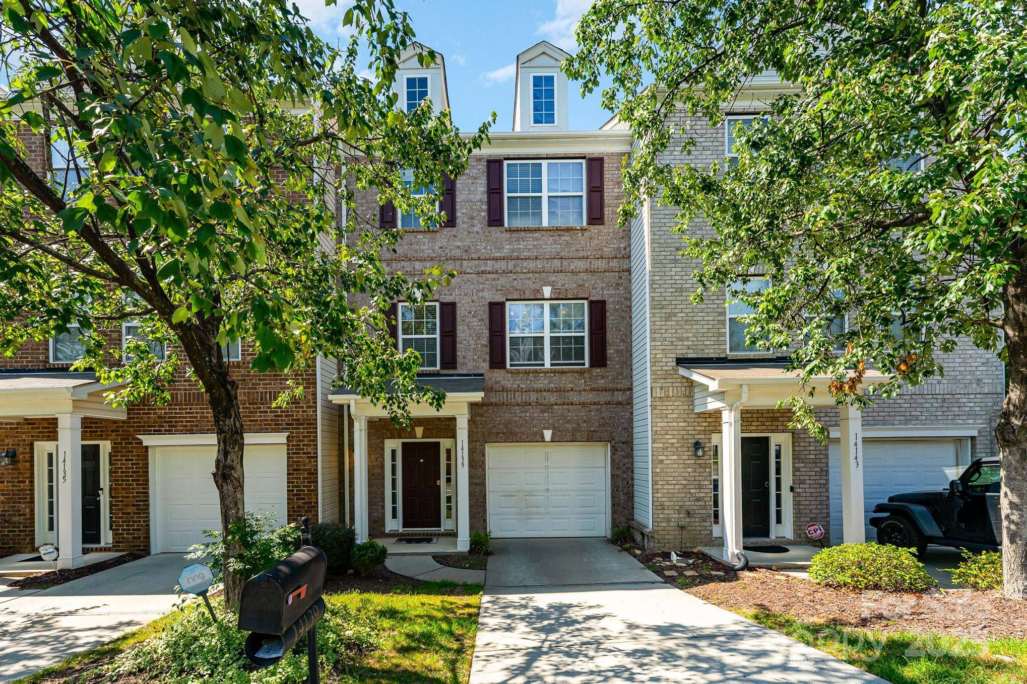 14139 Winford LN, Charlotte, NC 28262