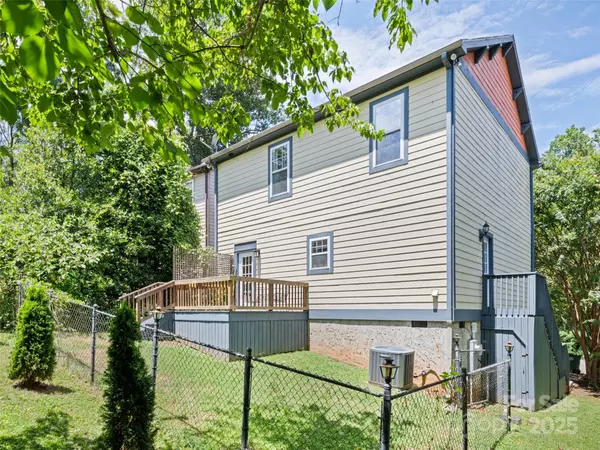 Asheville, NC 28806,451 Riverview DR