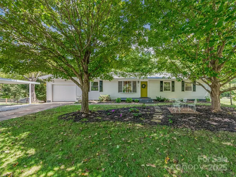 47 Grandview RD, Asheville, NC 28806