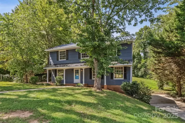 1120 16th AVE NW, Hickory, NC 28601