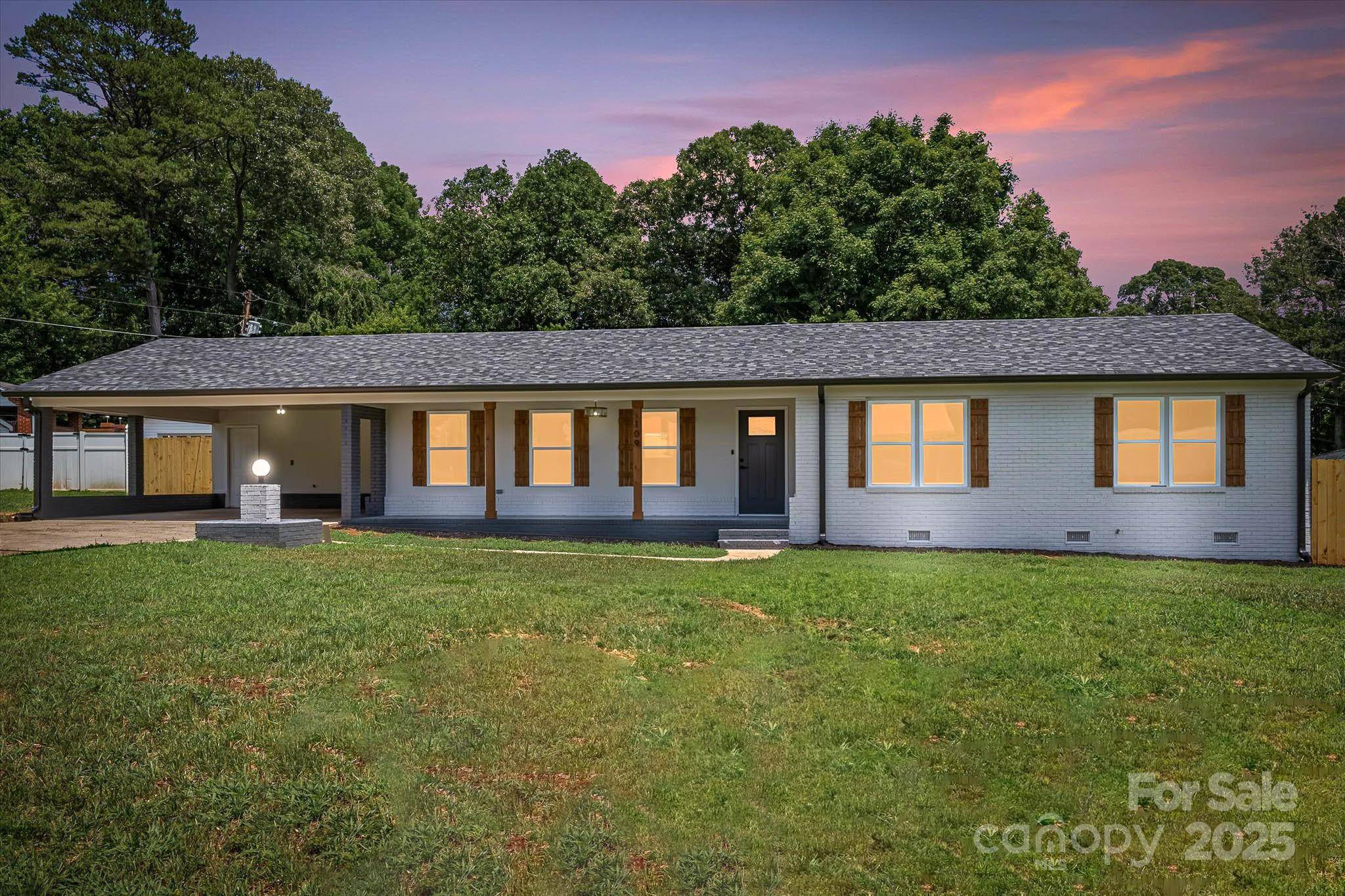 109 Robin LN, Statesville, NC 28677