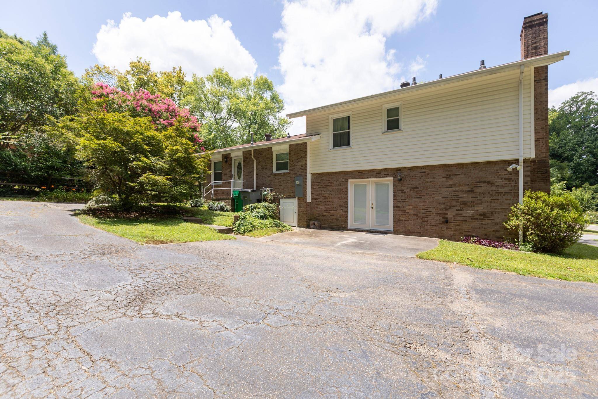 Charlotte, NC 28213,1533 Bonnie LN