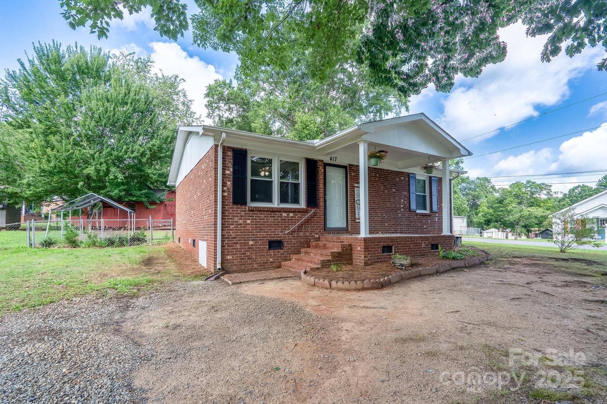 Landis, NC 28088,417 Town ST