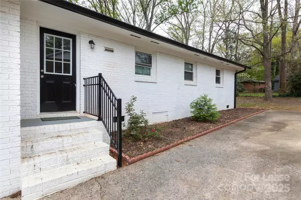 Charlotte, NC 28215,2408 Dora DR