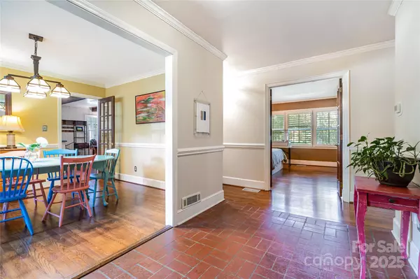 Charlotte, NC 28211,5811 Doncaster DR