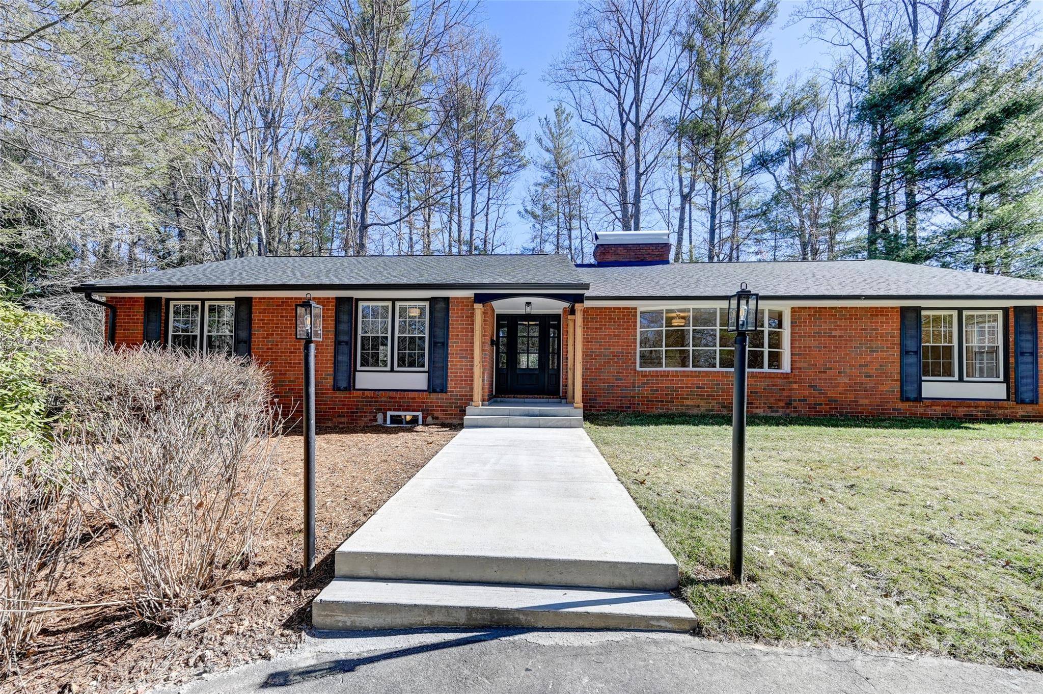 Asheville, NC 28803,14 Amherst RD