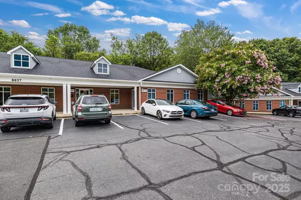 Charlotte, NC 28226,8037 Corporate Center DR