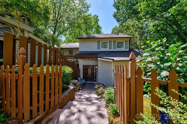 Lake Wylie, SC 29710,10 Weatherly WAY