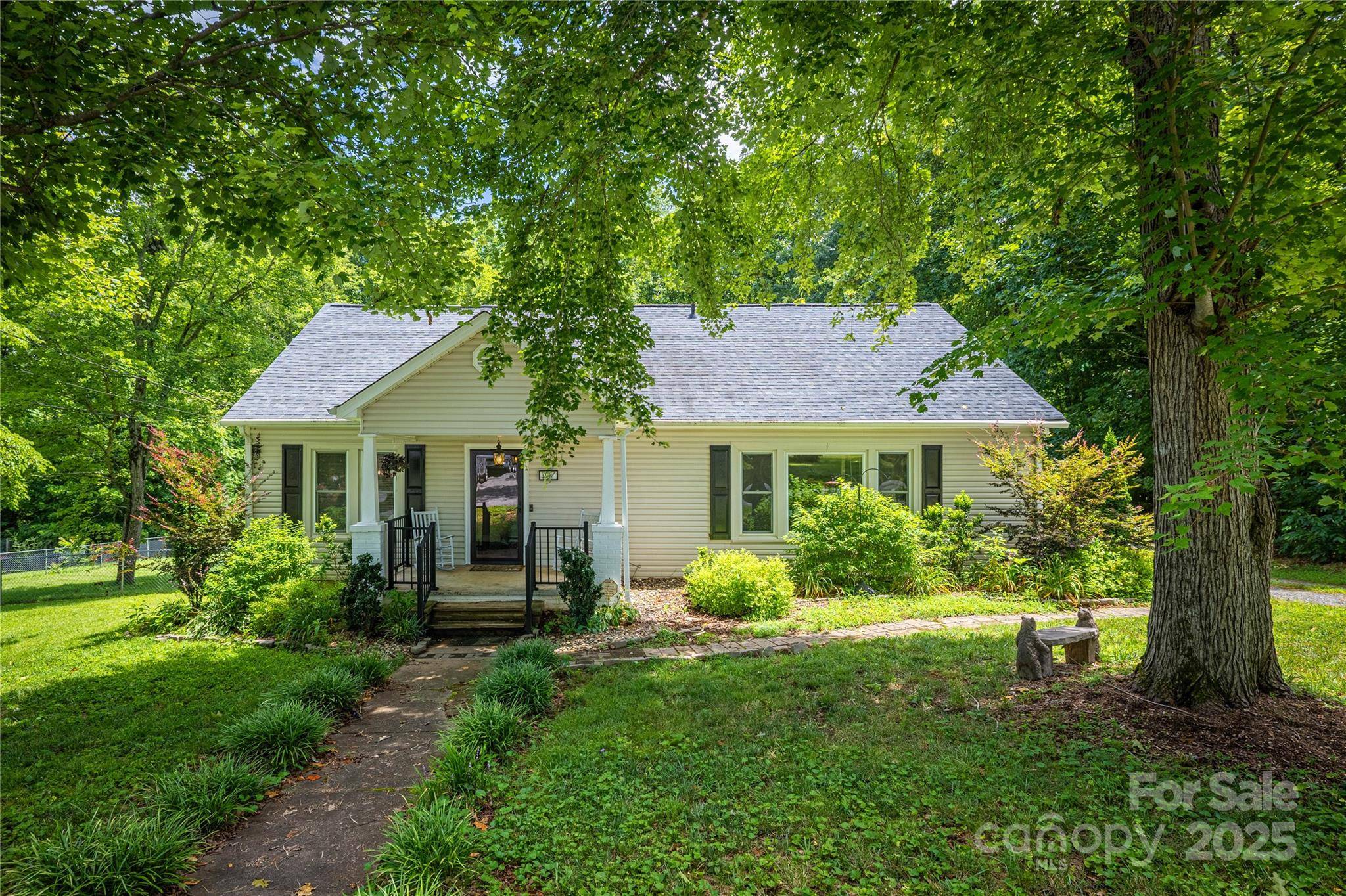 Morganton, NC 28655,107 Burke DR