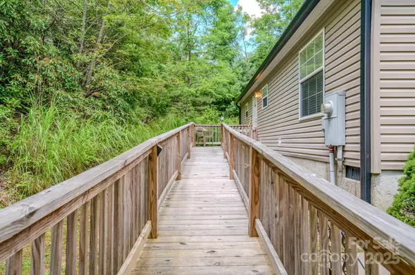 Penrose, NC 28766,192 Lady Bug LN