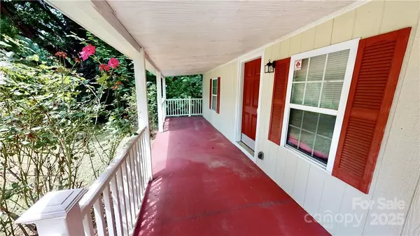 Charlotte, NC 28208,6342 Macon ST
