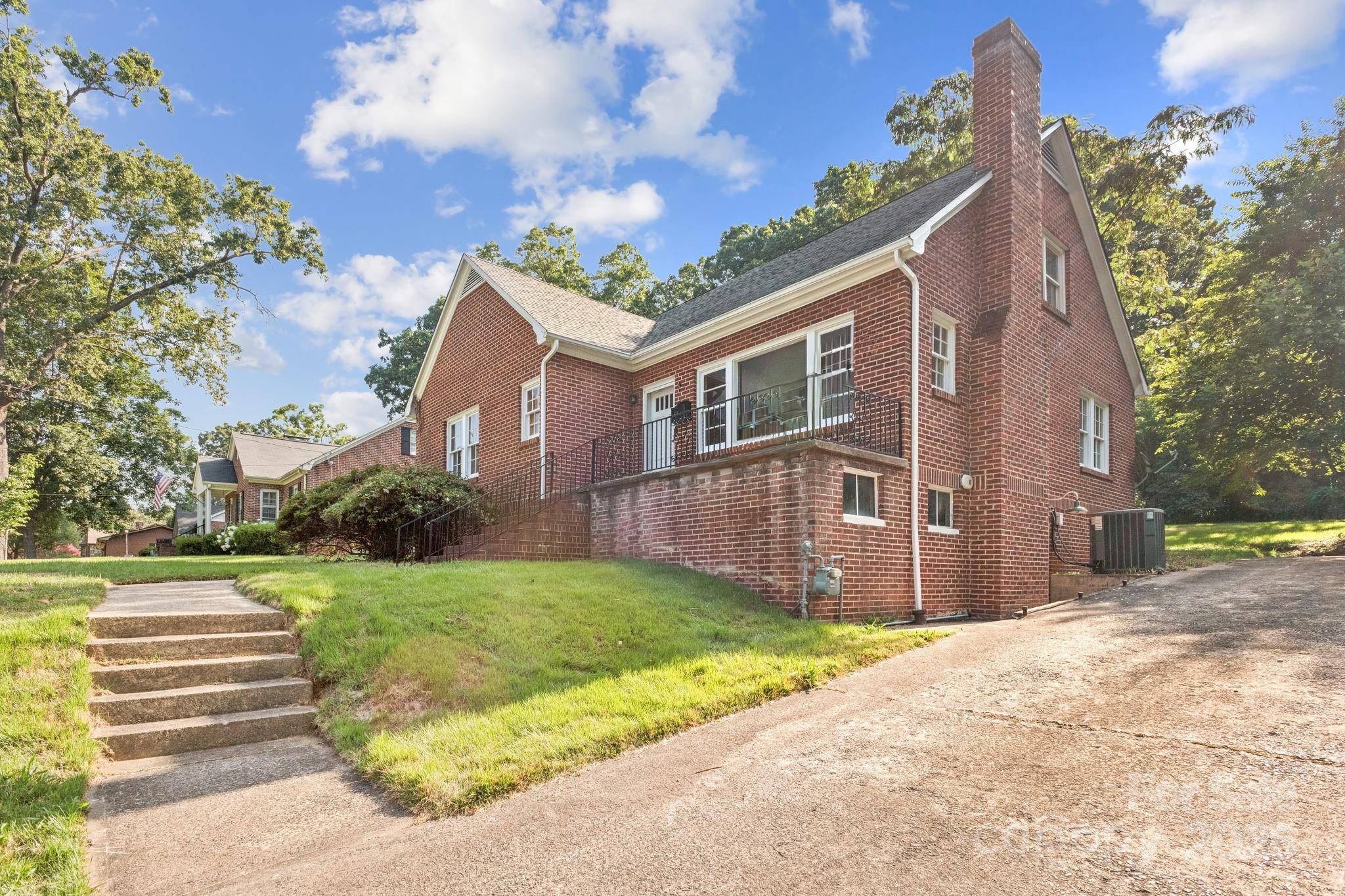 113 Falls ST, Morganton, NC 28655