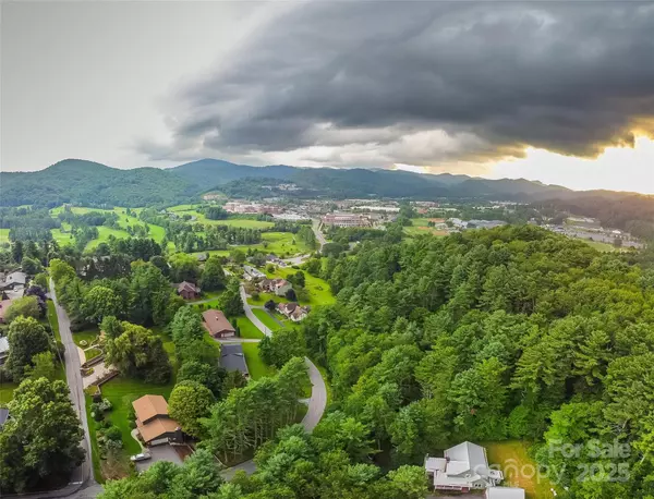 Boone, NC 28607,259 Palmer DR