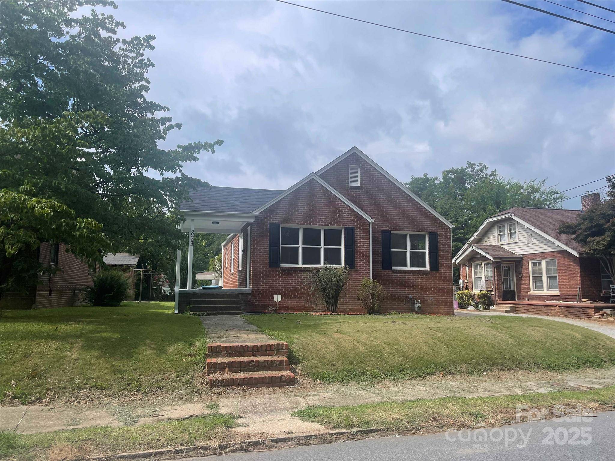 Salisbury, NC 28144,823 Lincolnton RD