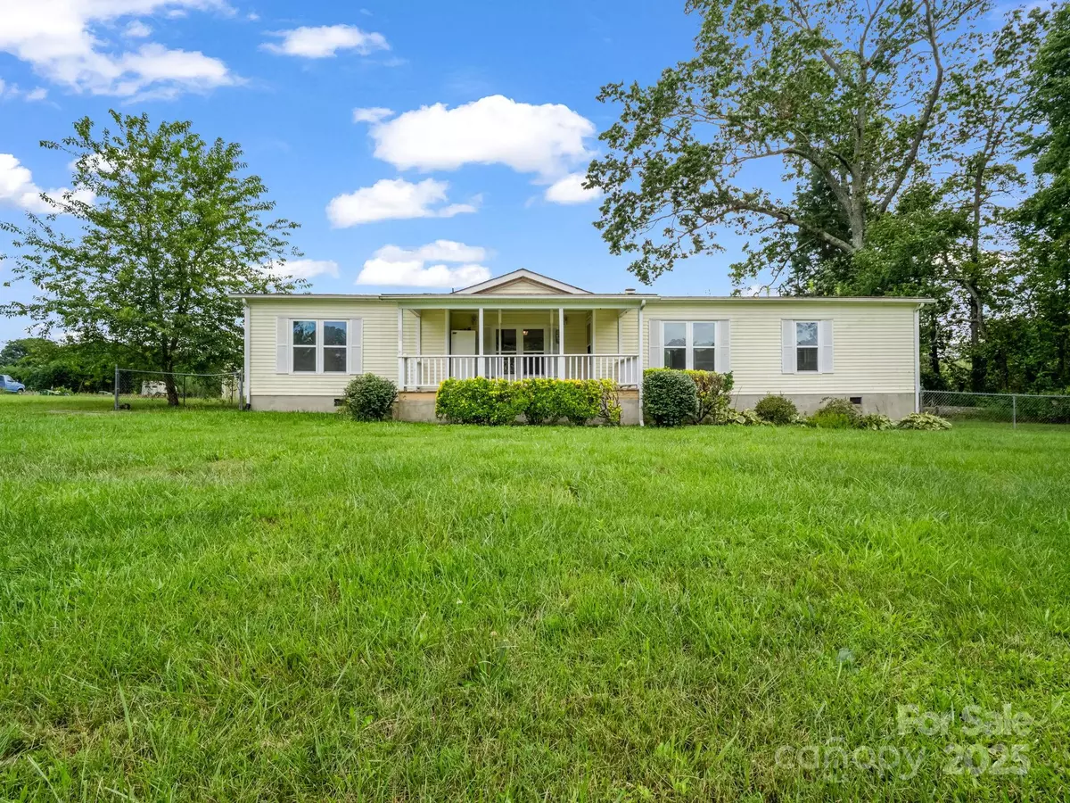 Flat Rock, NC 28731,355 Staton RD