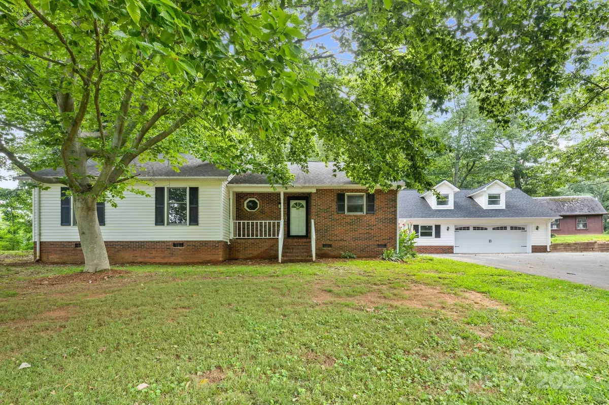Statesville, NC 28677,136 Ridgewood LN