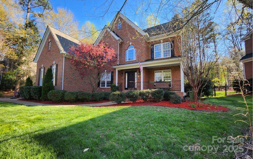 2678 Landing Pointe DR, Clover, SC 29710