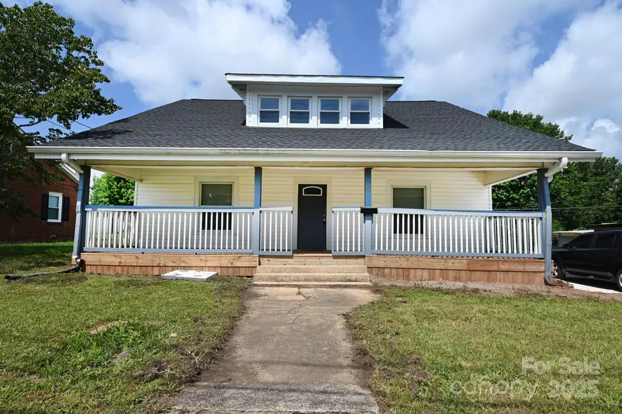 106 Virginia ST SW, Lenoir, NC 28645