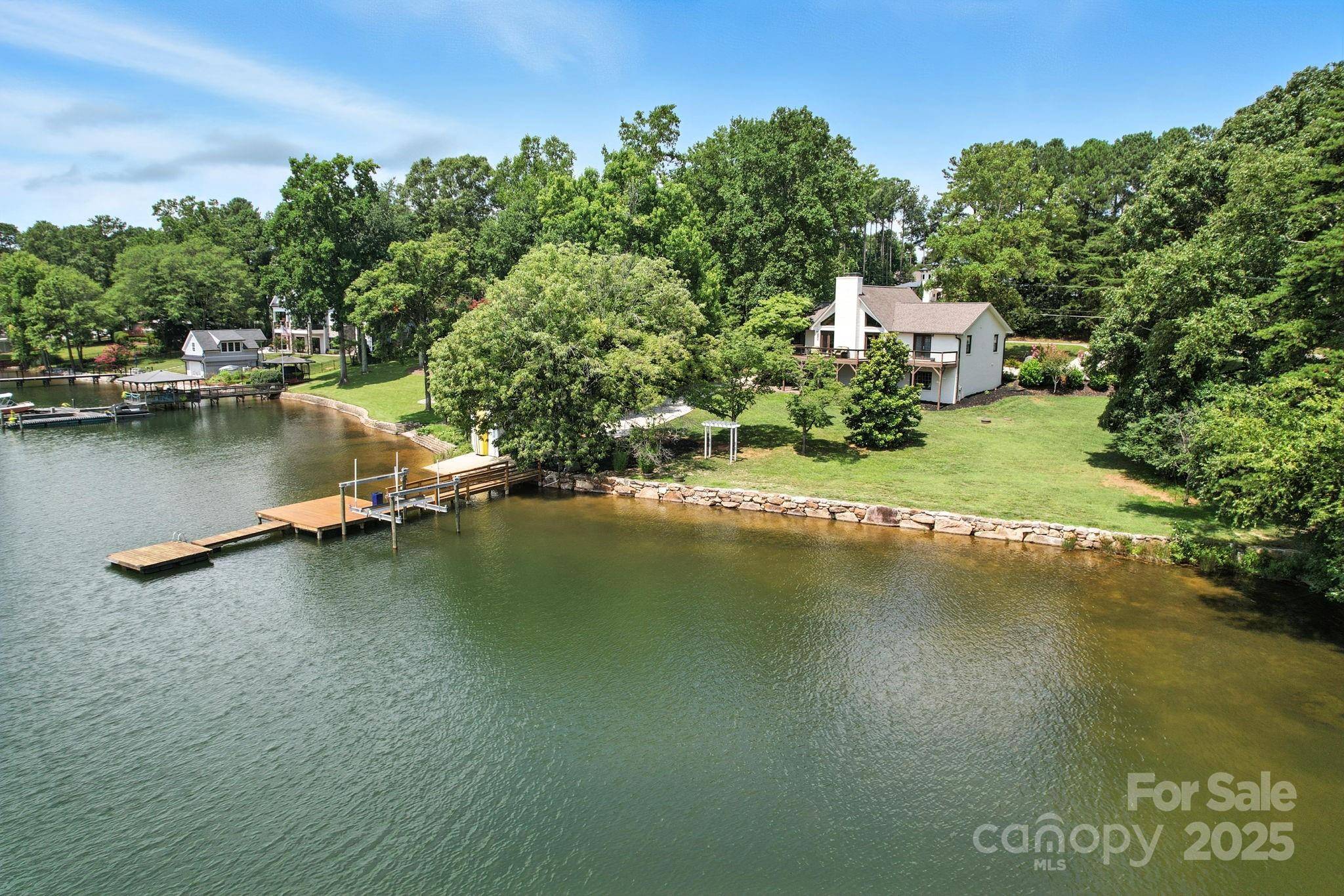Mooresville, NC 28117,215 Barber LOOP