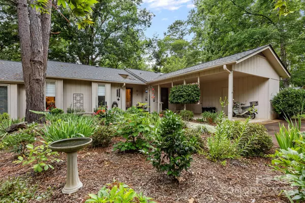 57 Diamond Ridge LN, Columbus, NC 28722