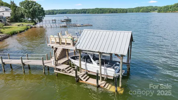 Sherrills Ford, NC 28673,8855 Dog Leg RD