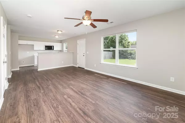 Charlotte, NC 28269,4437 Esmeralda DR