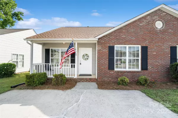 1044 Cherry Meadow LN, Rock Hill, SC 29732