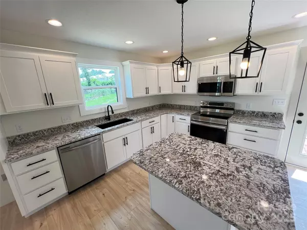 Asheville, NC 28806,129 Scott Meadows DR