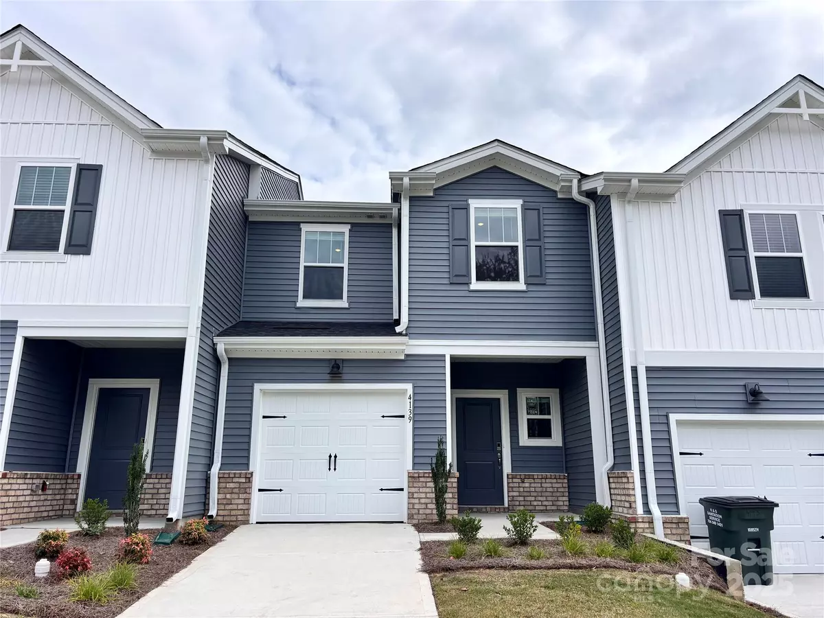 Charlotte, NC 28216,4139 Summit Woods DR