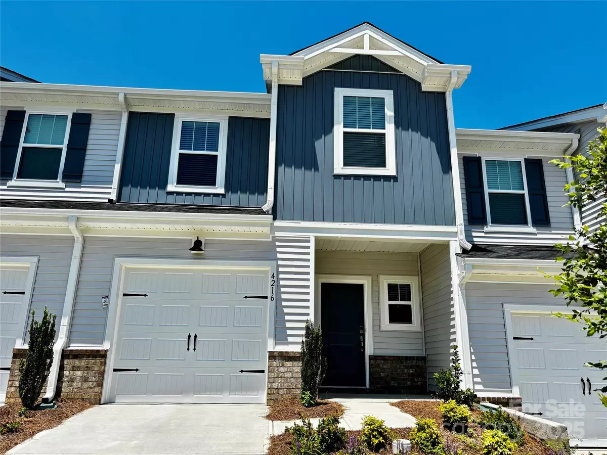Charlotte, NC 28216,4216 Summit Woods DR