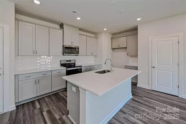 Newton, NC 28658,1433 Wildflower ST