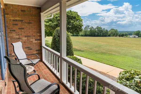 Landrum, SC 29356,312 Lister RD