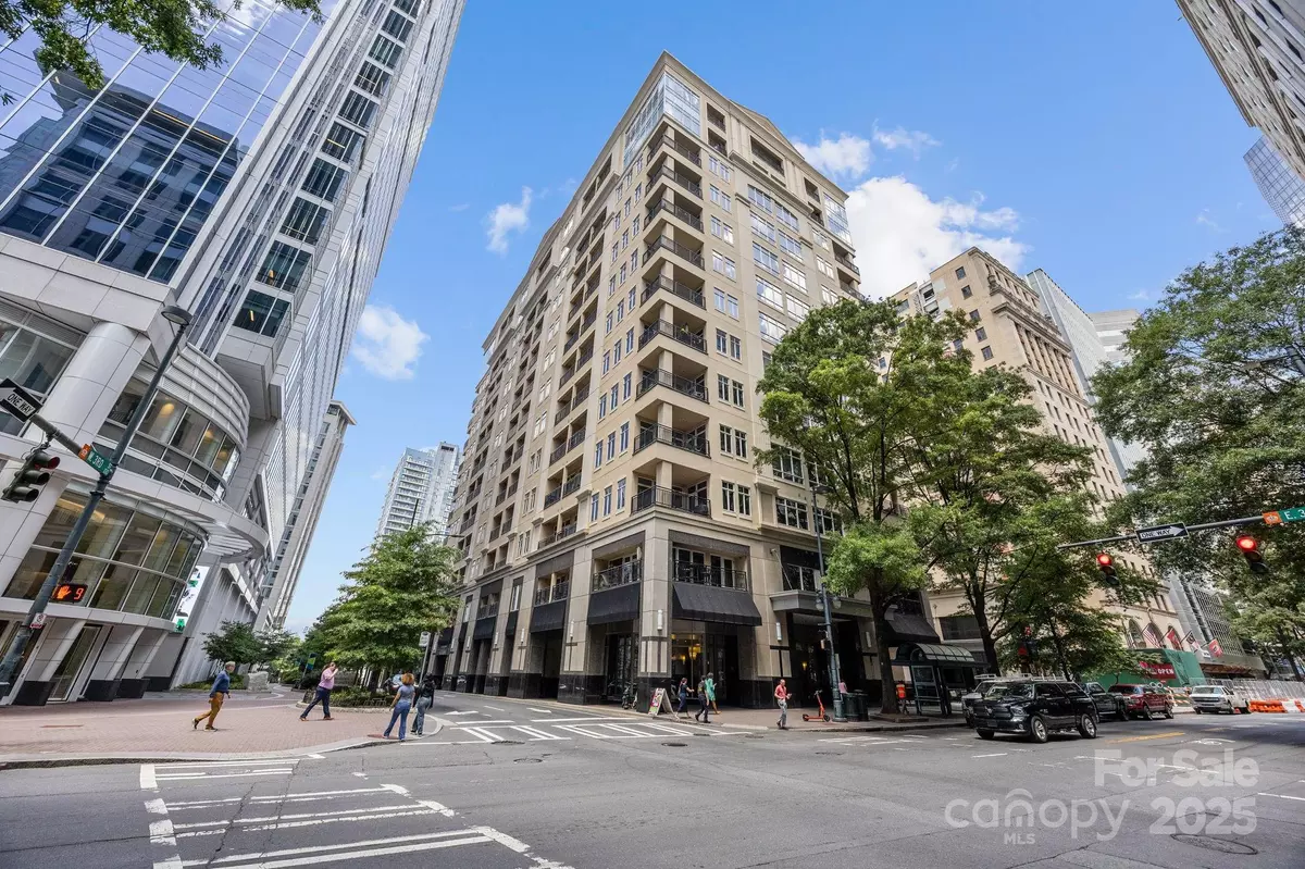 Charlotte, NC 28202,230 S Tryon ST #605