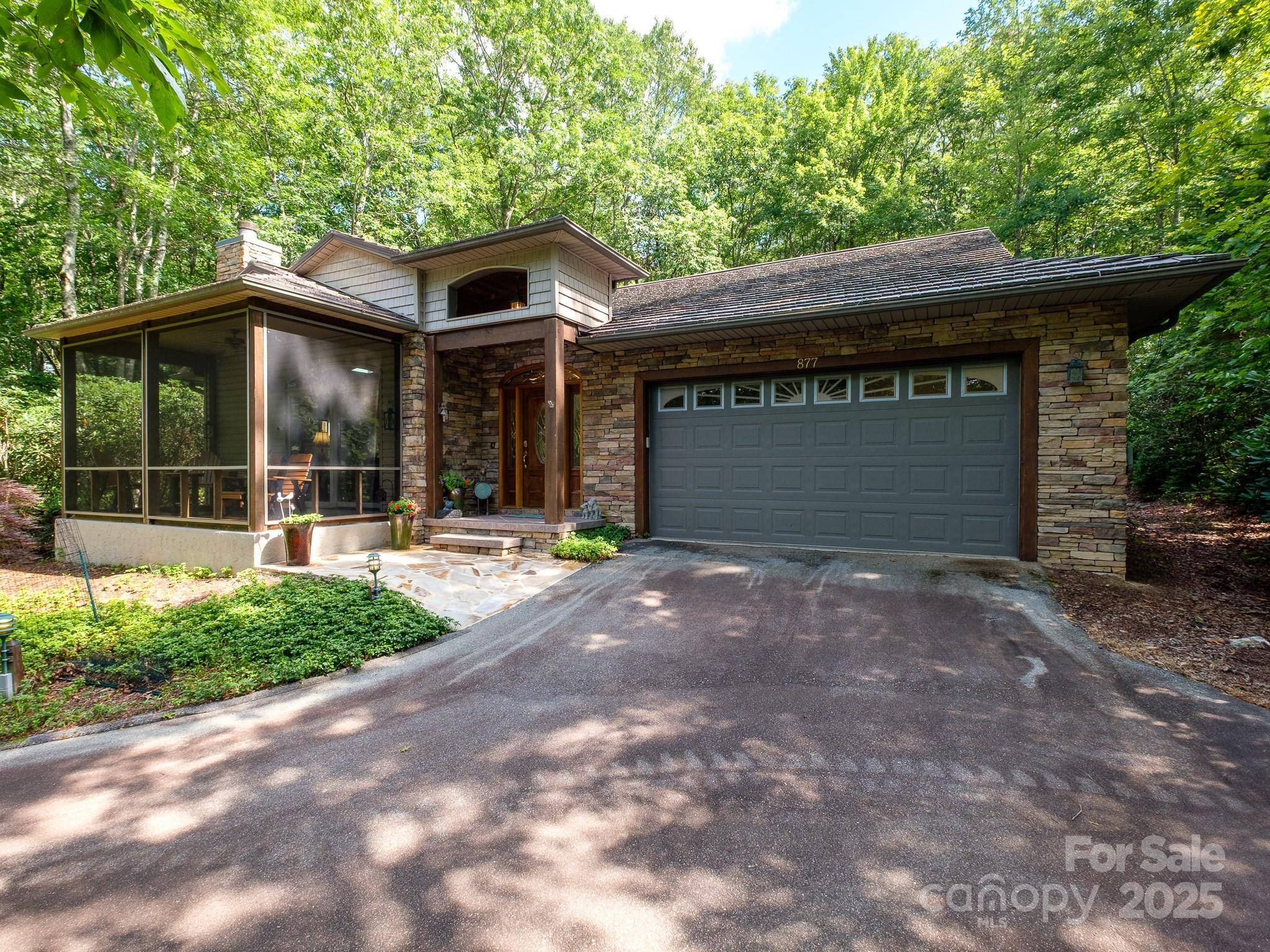 877 Soquili DR, Brevard, NC 28712