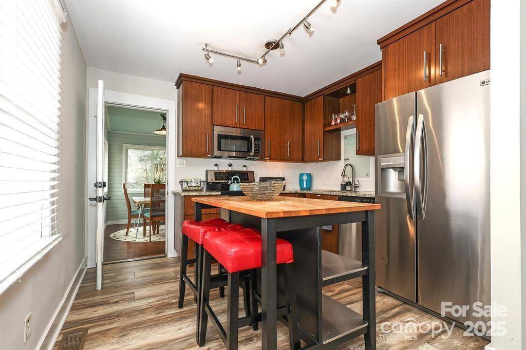 Charlotte, NC 28205,934 Herrin AVE